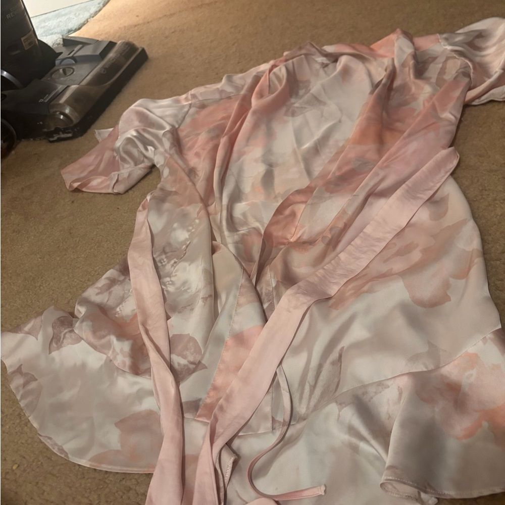 Victoria's Secret Blush and Cream Floral Robe